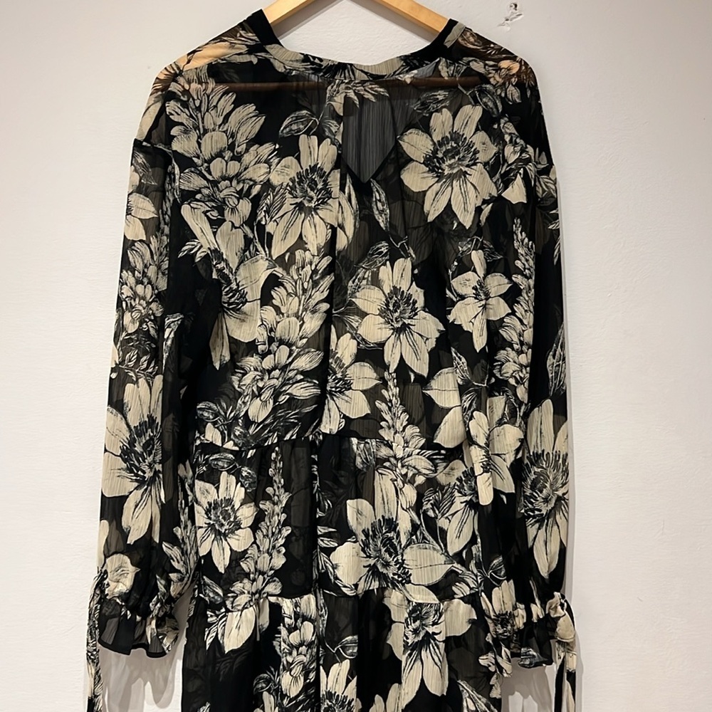 Floral Black and White Women's Dress - Picture 5 of 5
